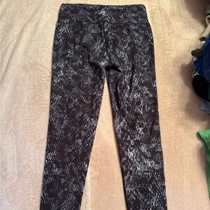 Athleta Black and Gray Patterned Leggings